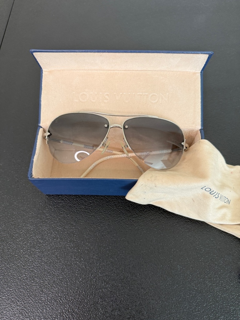 Louis Vuitton Silver and Black Gradient Aviator Sunglasses - Picture 3 of 8